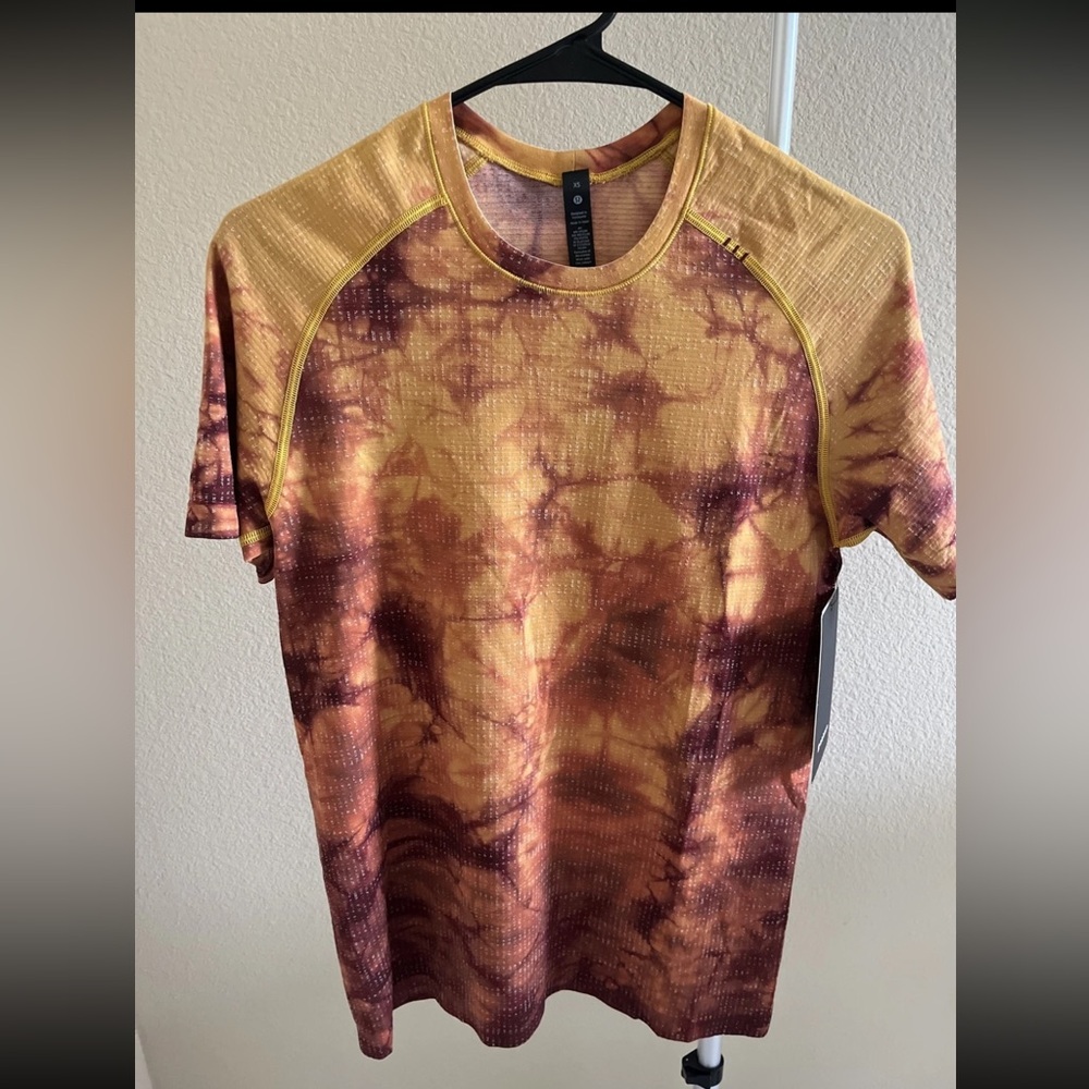 Lululemon Men's Vent Tie-dye Tee Short Sleeve Shirt in XS Rust Orange NWT